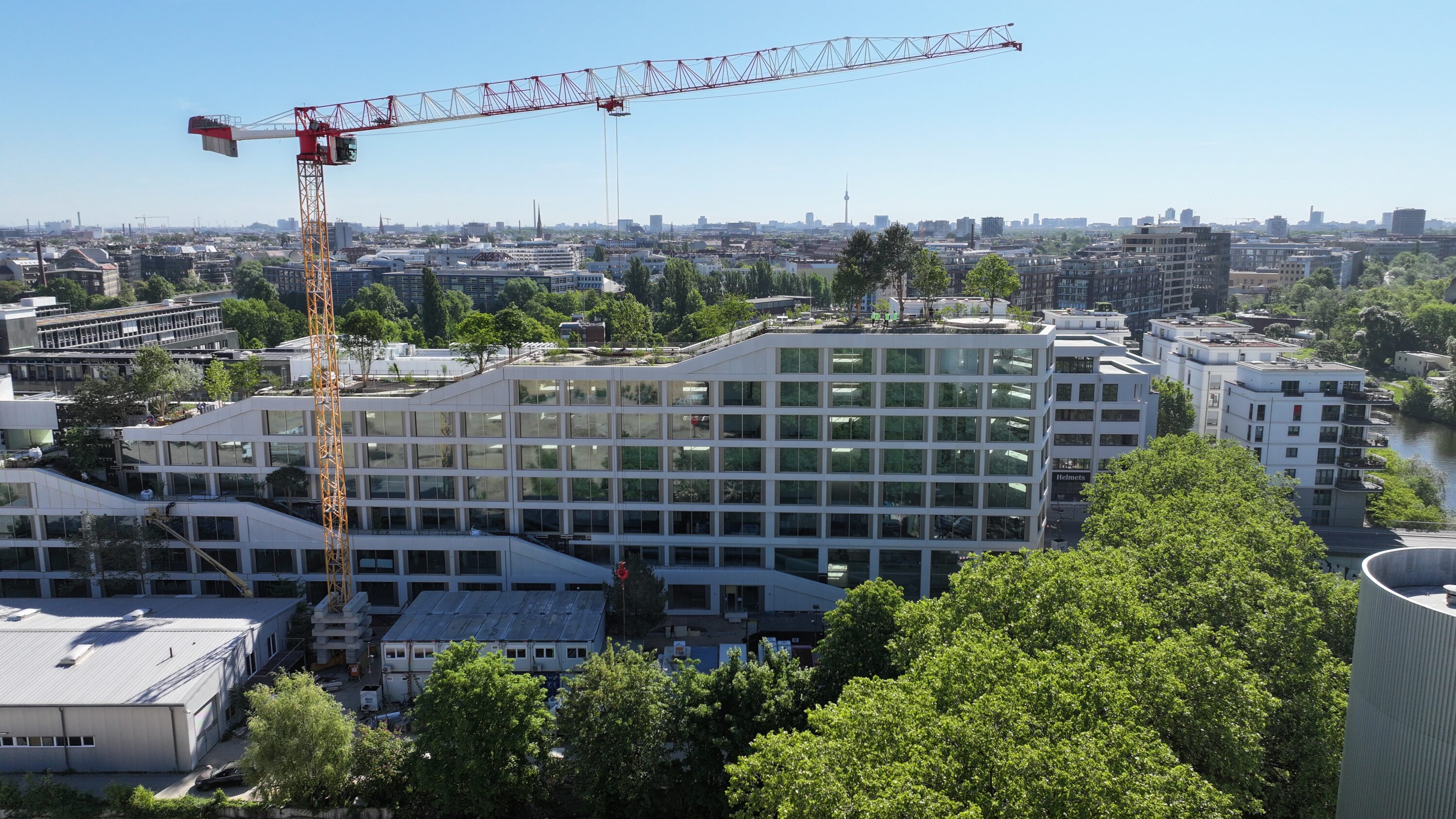 Neubau innovativer Bürokomplex AERA in Berlin